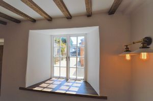 Lounge- click for photo gallery